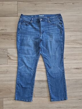 Sonoma Goods For Life Mid Rise Straight Leg Jeans Medium Wash 16S